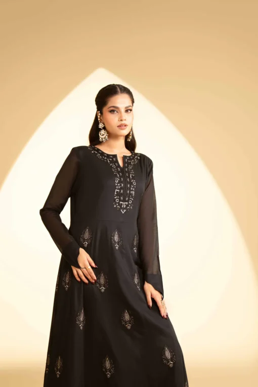 Black-Lawn - Image 5